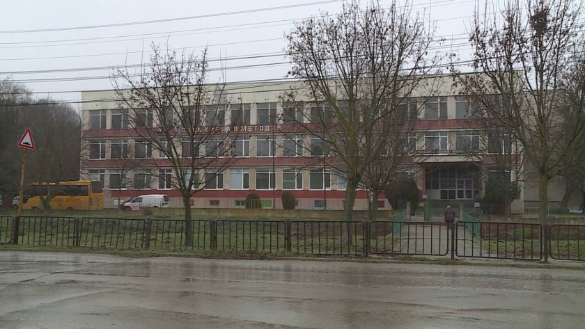 Елен се блъсна в училищен автобус в Русенско