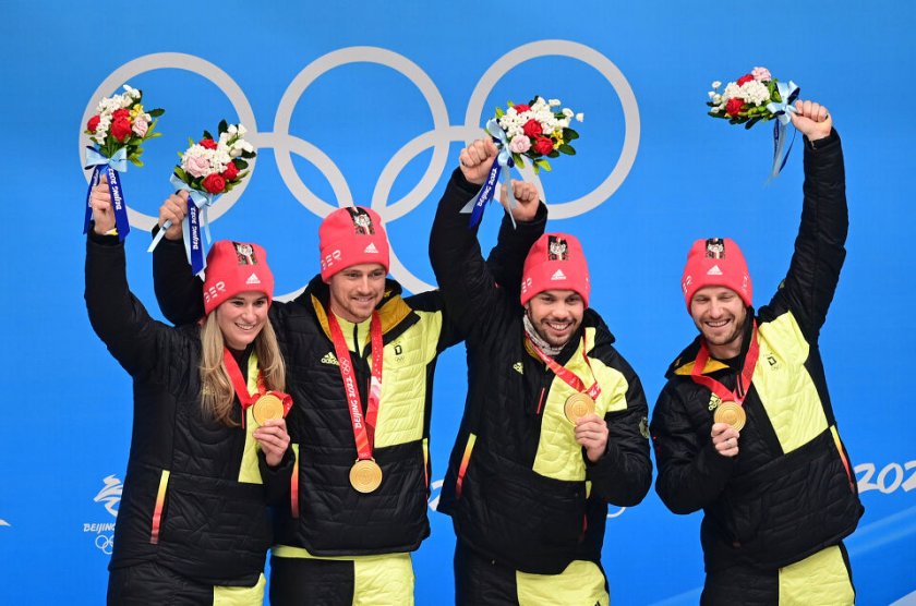 германия трета поредна олимпийска титла отборната щафета шейните