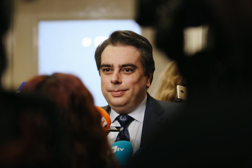 Финансовият министър Асен Василев каза в кулоарите на парламента, че