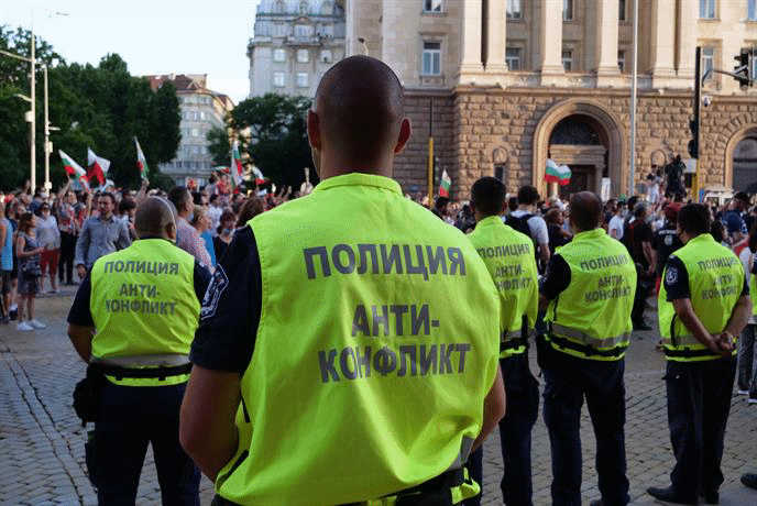 Няма да има увеличение на заплатите в МВР, протестите продължават