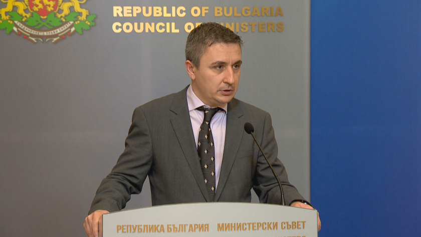 Правителството е създало групи, които работят по преодоляването на различните