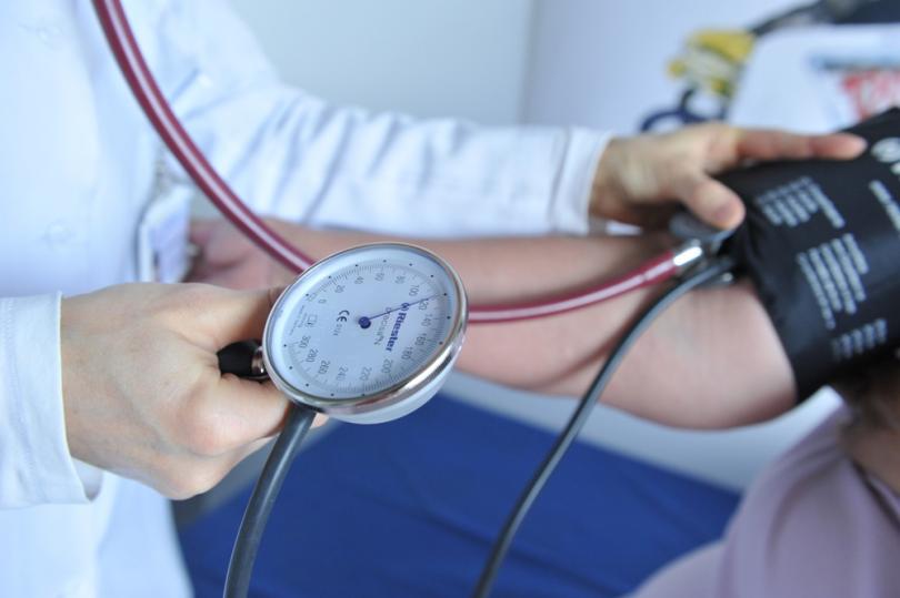 Дори лек случай на COVID-19 може да увеличи риска от