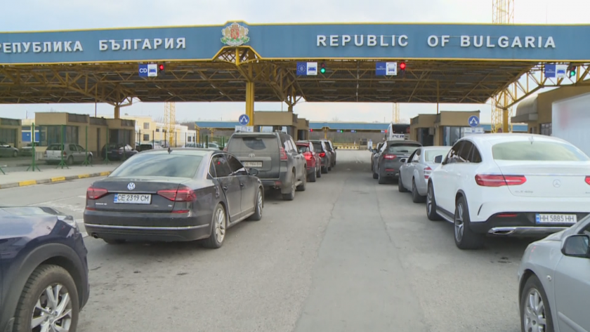 около 400 души преминали българската граница дунав мост