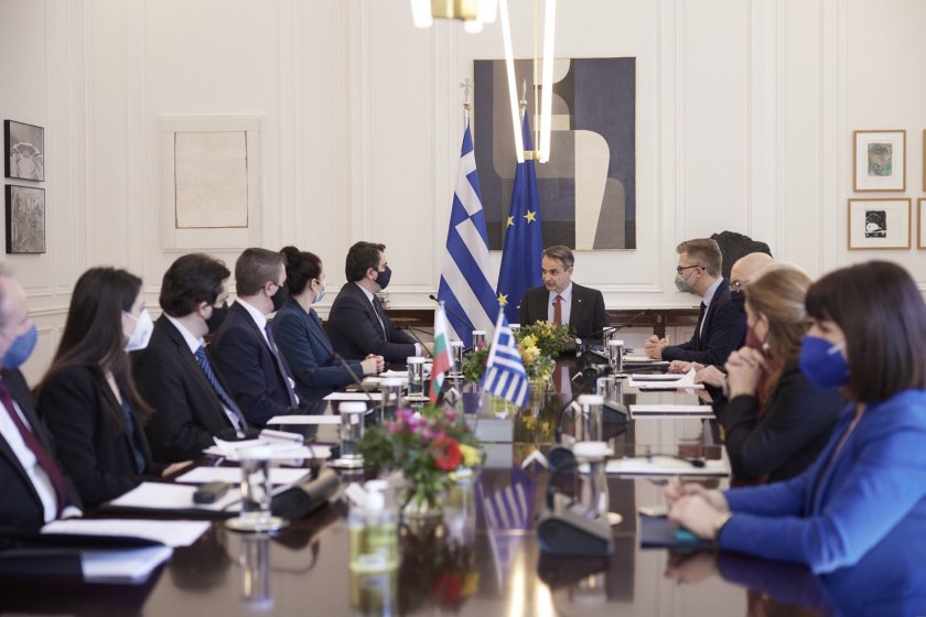 българска правителствена делегация срещна гръцкия премиер кирякос мицотакис