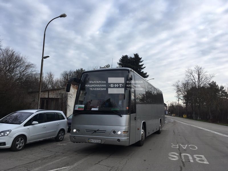 първи автобуси евакуирани украйна пристигнаха българия снимки
