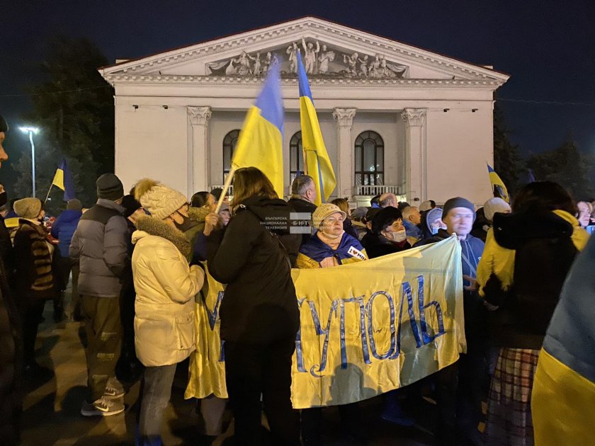 А решението на Русия да признае независимостта на сепаратистките Донецк