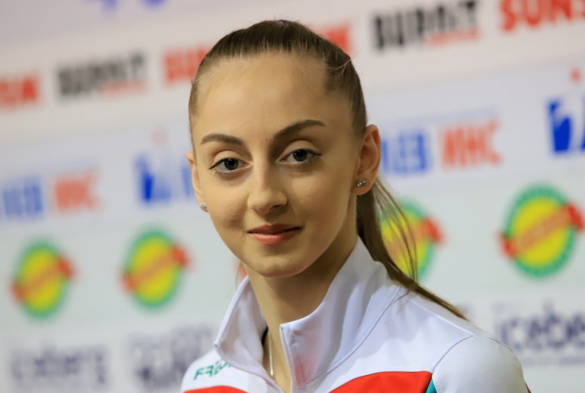боряна калейн спечели златото многобоя световната купа художествена гимнастика румъния