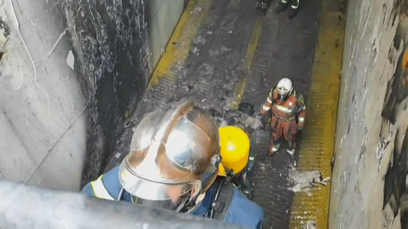 Още две тела са намерени преди час на борда на