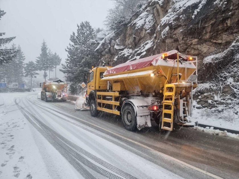 призив шофьорите смолянско планинските проходите пътувайте автомобили годни зимни условия