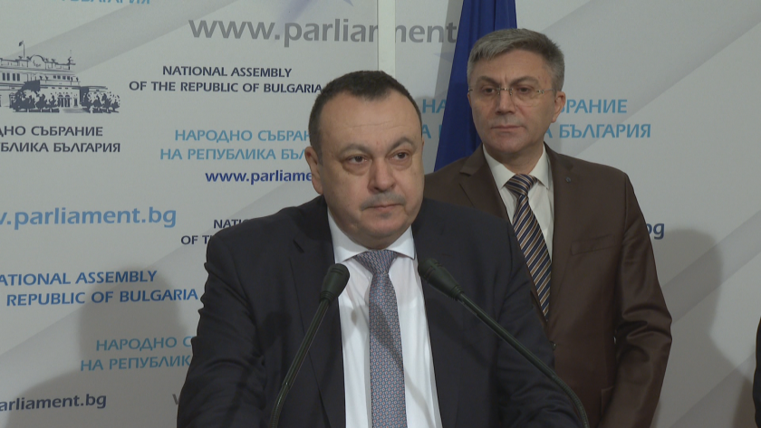 ДПС дава премиера Кирил Петков на прокуратурата, за да се
