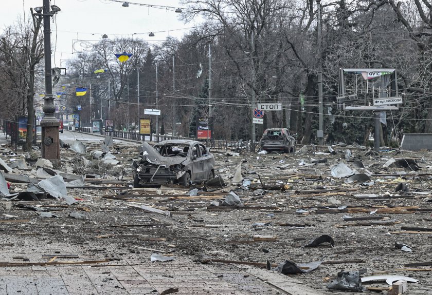 Руски ракетни удари в Харков отнеха живота на най-малко 20