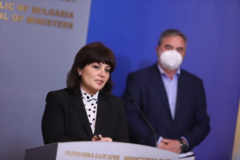 Министърът на здравеопазването проф. Асена Сербезова изпрати писмо до регионалните