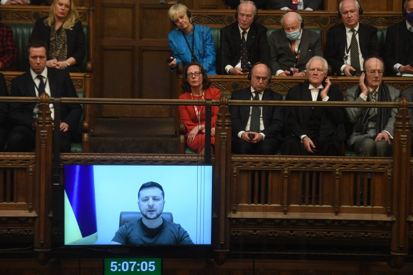 Бурни аплодисменти от британския парламент за украинския президент Володимир Зеленски.