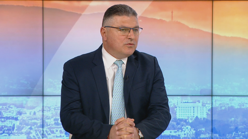 България трябва да вземе политическо решение за това дали да