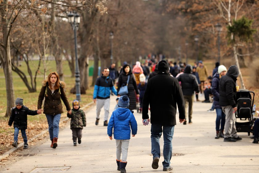 Поредно ледено студено утро с отрицателни температури в цялата страна