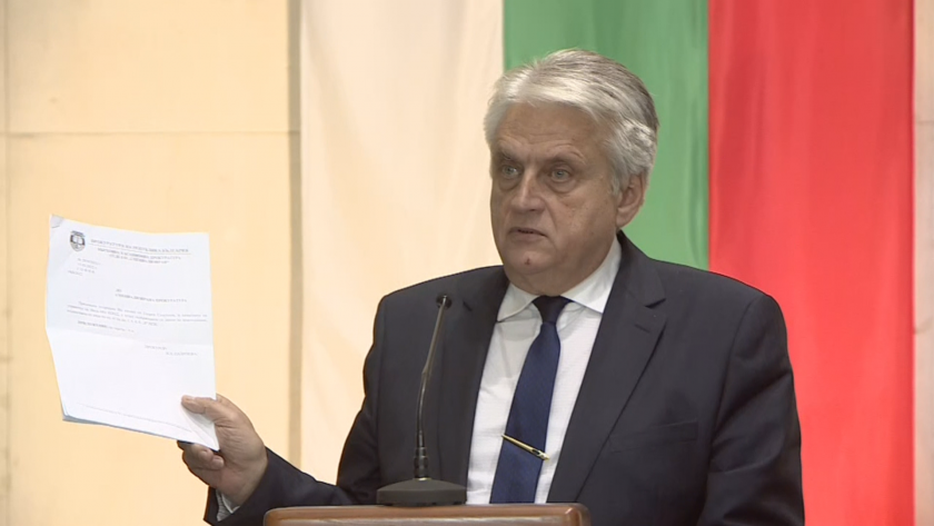 Правителството и прокуратурата в спор заради разследването срещу Асен Василев