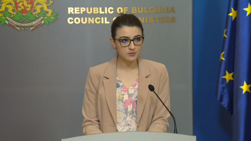 В Министерския съвет се провежда брифинг. Поводът са множество медийни