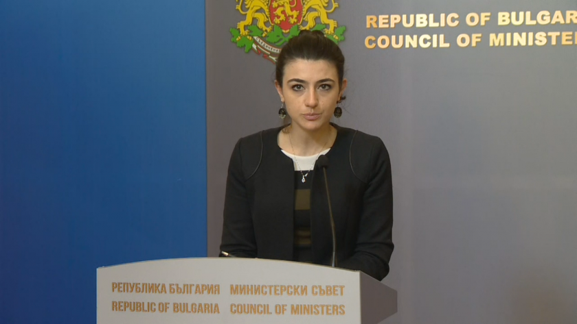Говорителят на правителството Лена Бориславова дава брифинг в Министерския съвет.ГЛЕДАЙТЕ