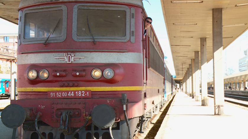 Локомотивен машинист показва железопътните маршрути в България от своята гледна