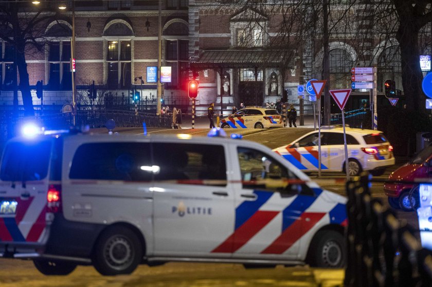 две жертви стрелба ресторант нидерландия