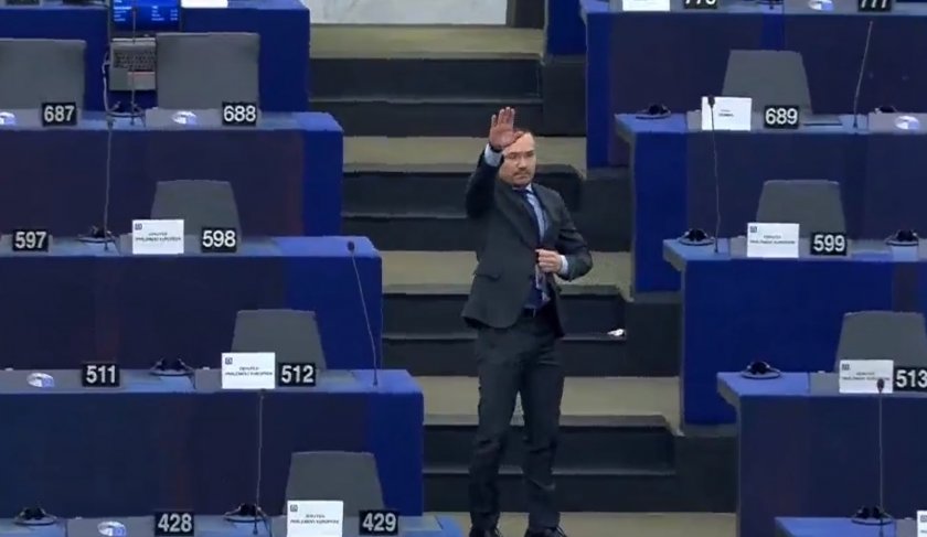 Европейският парламент наложи 2028 евро глоба на депутата от ВМРО