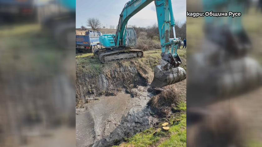 Продължава почистването на дерета и реки в Русенско от растителност