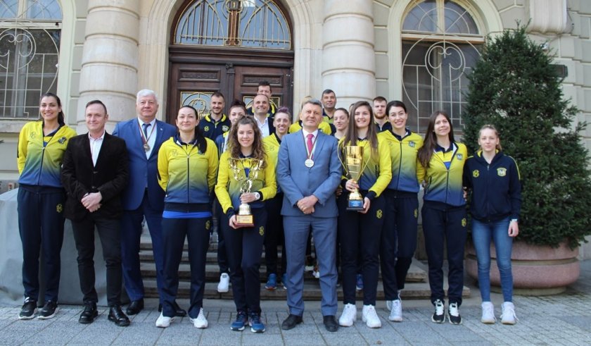 волейболният шампион марица показа купи община пловдив
