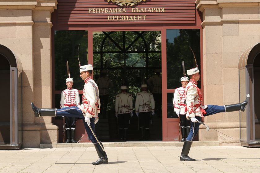 Днес и утре по покана на държавния глава Румен Радев