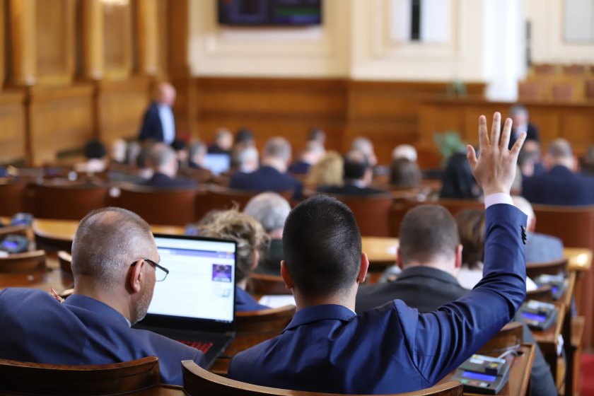 Очаква се днес парламентът да реши дали да подкрепи законопроект,