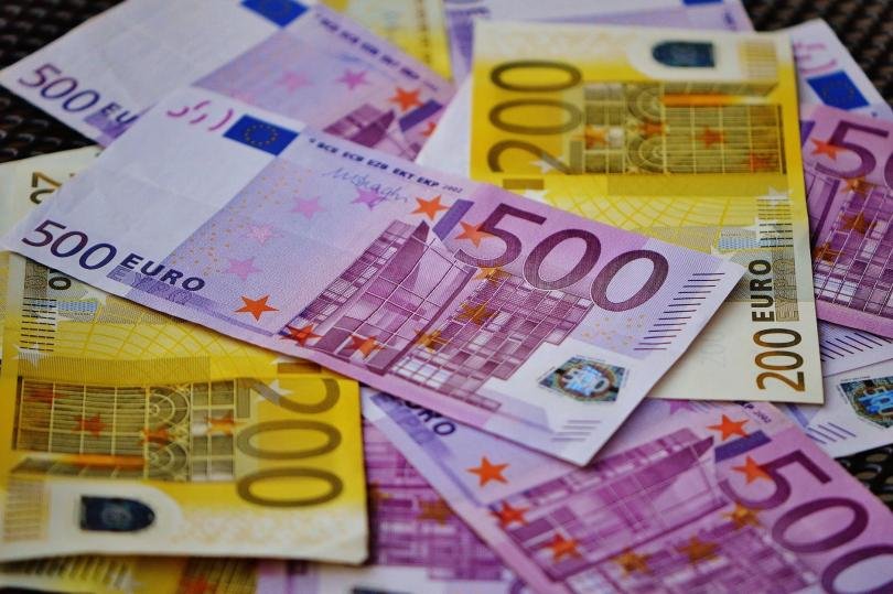 Еврото се понижи под 1,08 долара за първи път от