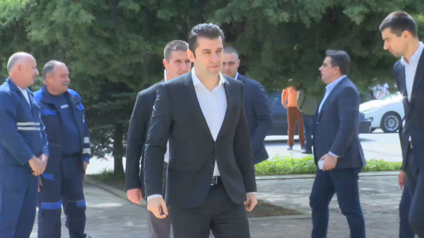 Министър-председателят Кирил Петков е на посещение в комплекса „Мини Марица-изток“