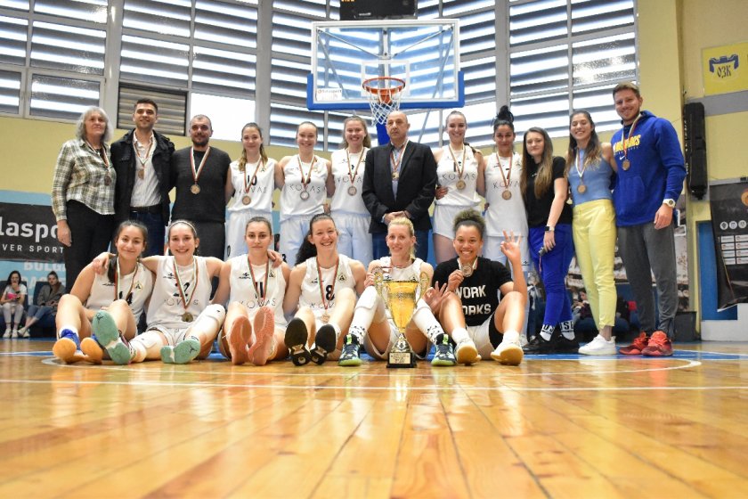 славия спечели бронзовите медали баскетболното първенство жените