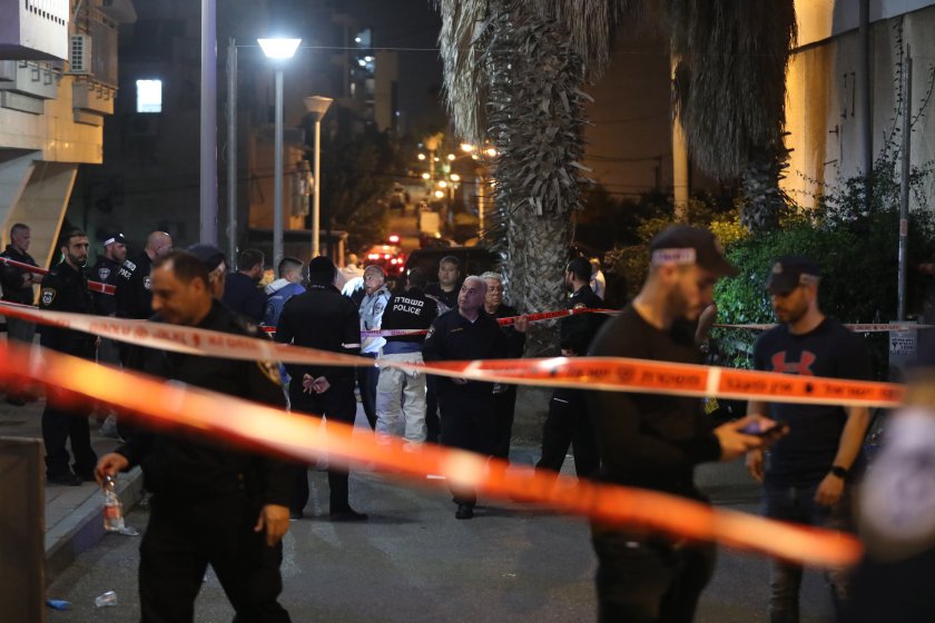 Нападение в Тел Авив. Палестинец откри стрелба в заведение и