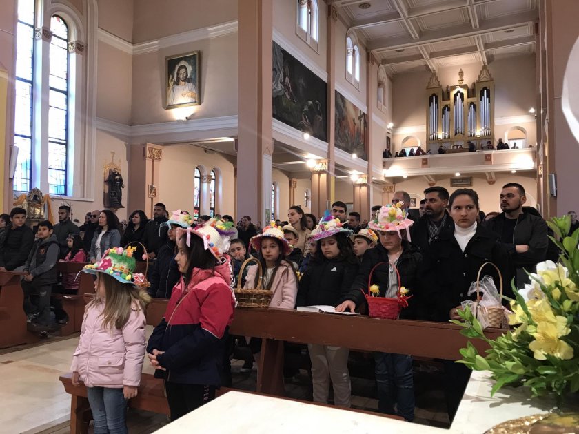 Как католиците в Раковски празнуват днешния празник