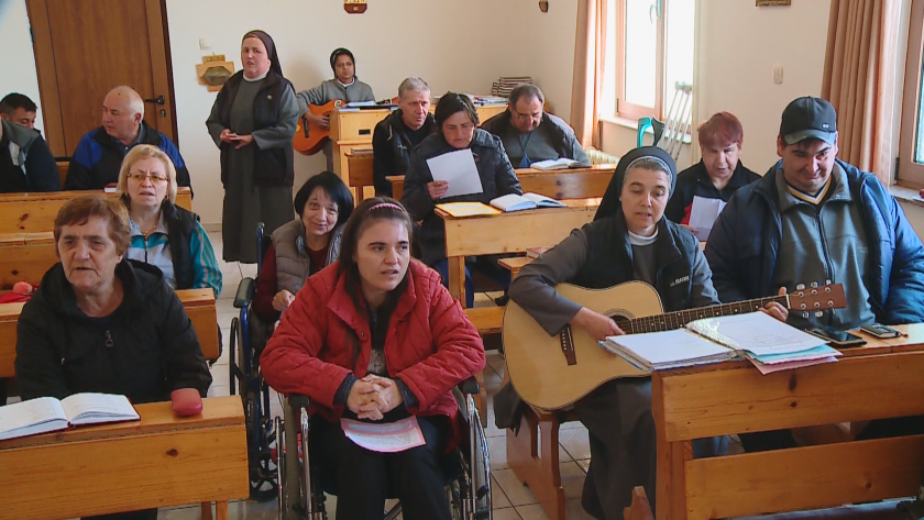 Как се подготвят за Великден в социалния център към католическия манастир &bdquo;Св. Елисавета" в Раковски?