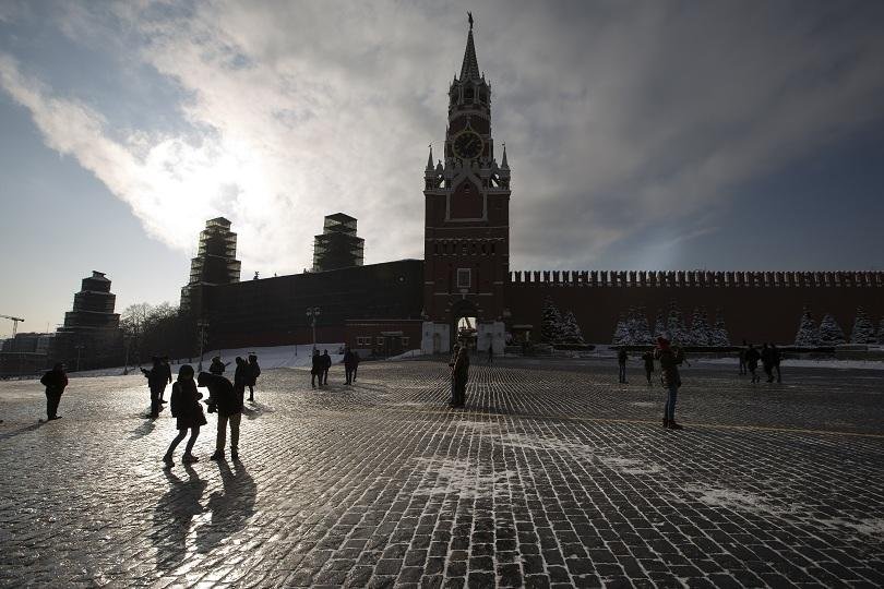 Русия обяви двама служители на българското посолство в Москва за