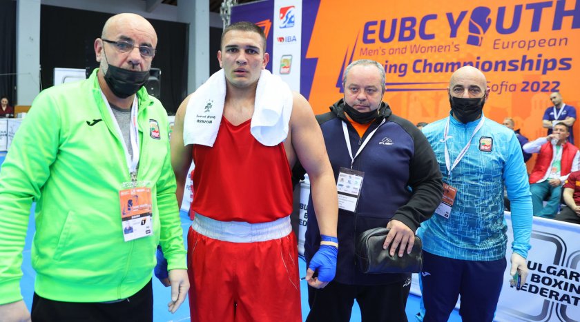Кирил Борисов с медал от Европейското по бокс за младежи в София
