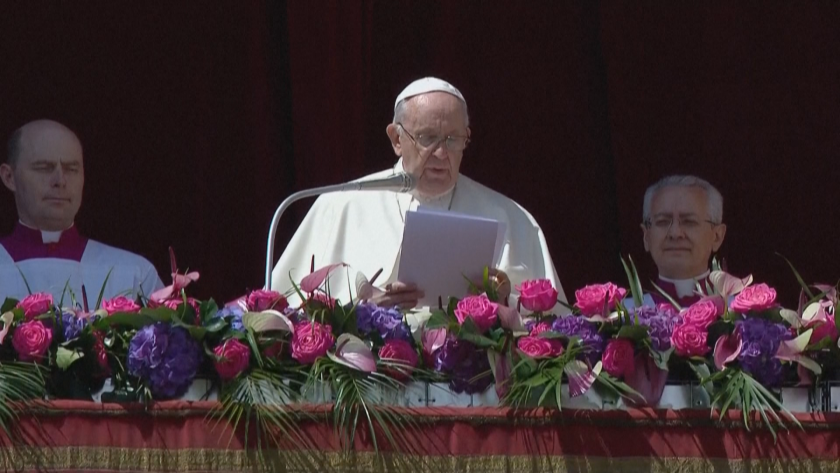 Папа Франциск произнесе традиционната си благословия Урби ет Орби към