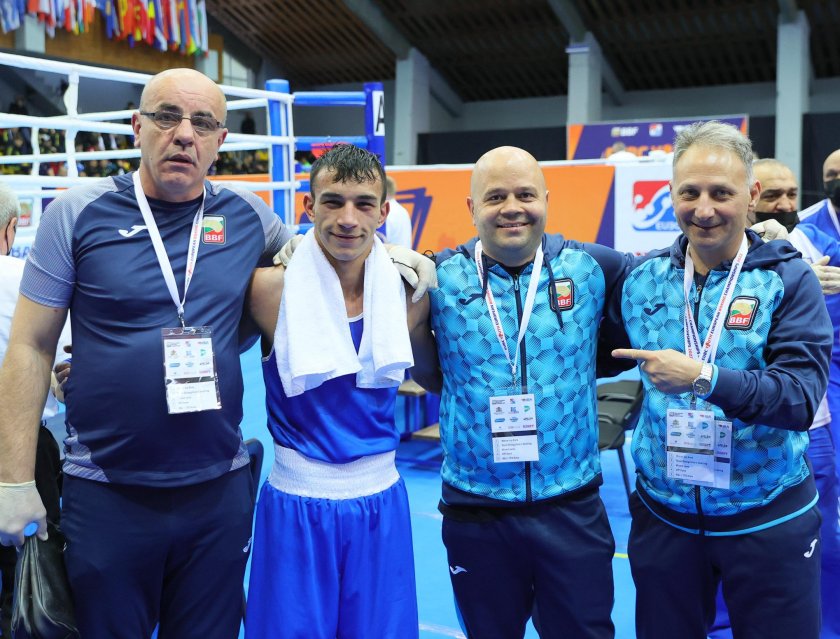 Тони Илиев преодоля корав грък по пътя към финала на Европейското по бокс за младежи