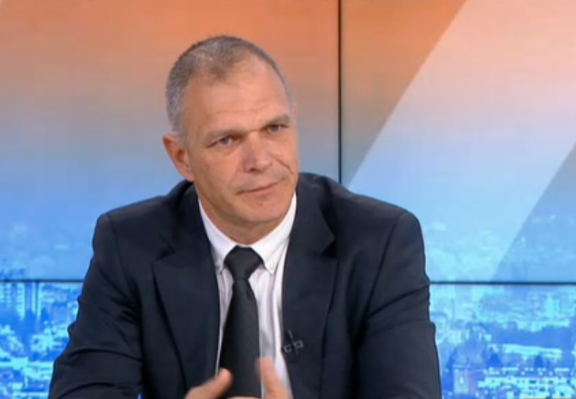 Максимална скорост от 130 км/ч., каквато е в сила в