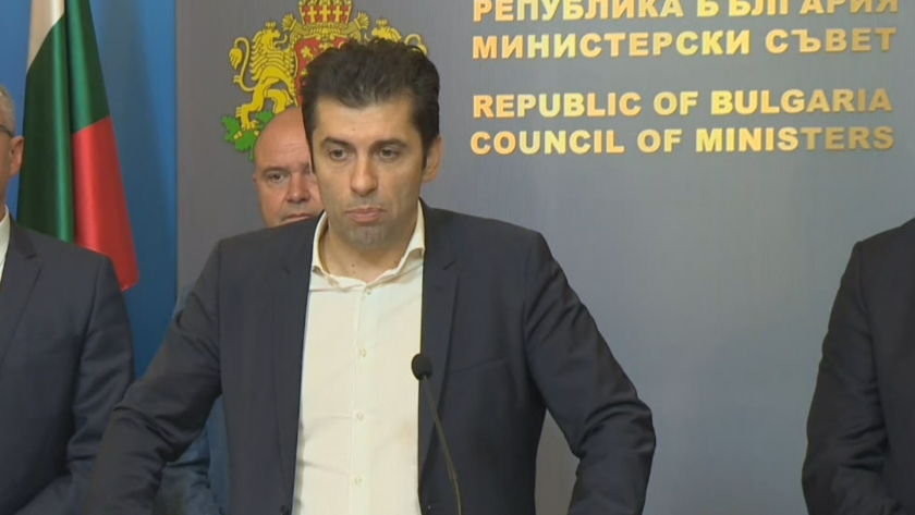 Премиерът Кирил Петков се срещна с представители на Българската петролна