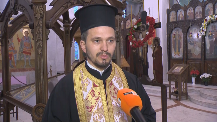 Разпети петък е. На този ден Божият син Иисус Христос