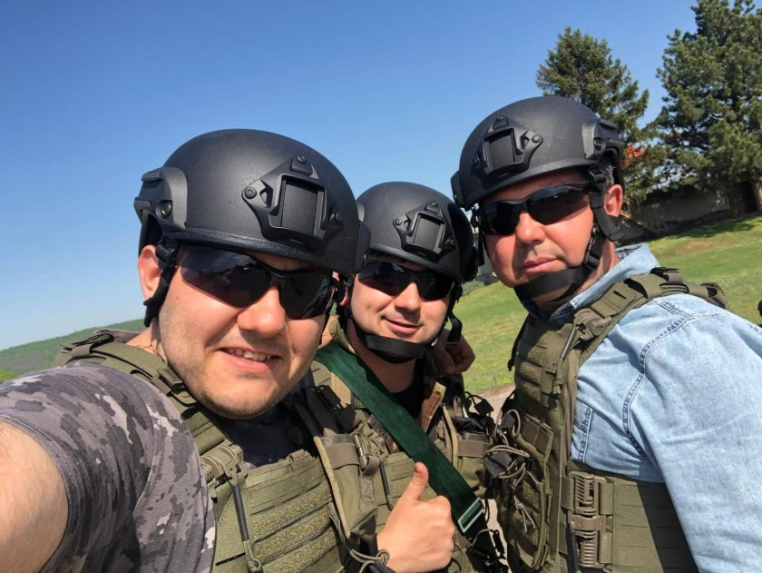 Журналистите на БНТ Тихомир Игнатов, Димитър Димитров от РТВЦ &ndash;