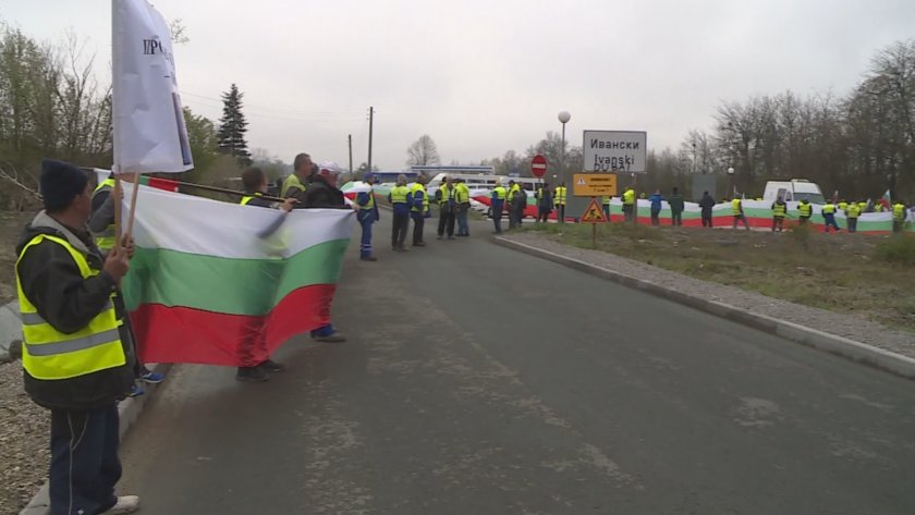 Пътни строители от шуменската фирма „Автомагистрали Черно море затвориха четири