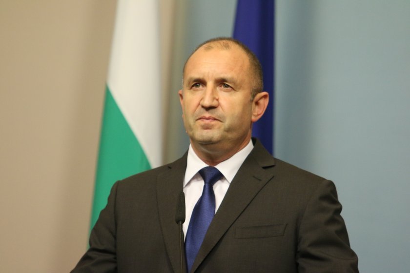 Президентът Радев поздрави Еманюел Макрон за изборната победа