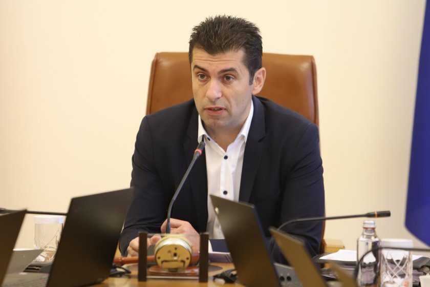 Със скандал приключи срещата на премиера Кирил Петков и представителите