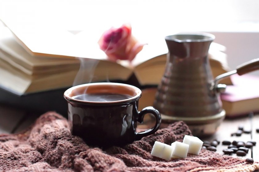 Да пиеш кафе на "Царя" - спомен за Писателското кафене