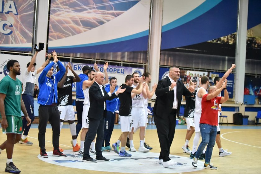 Отборът на Черноморец (Бургас) остана в битката за полуфиналите в