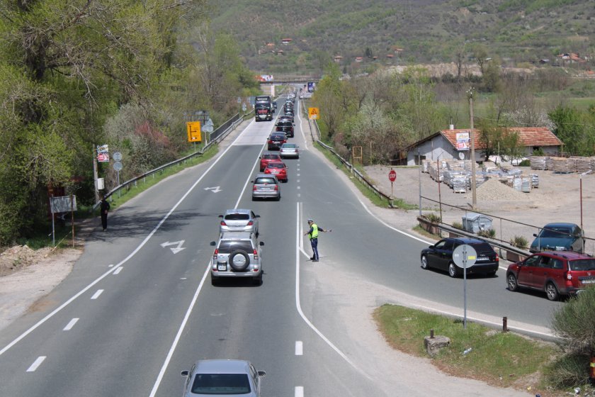 Интензивен беше трафикът в последния от трите почивни дни.По възловите