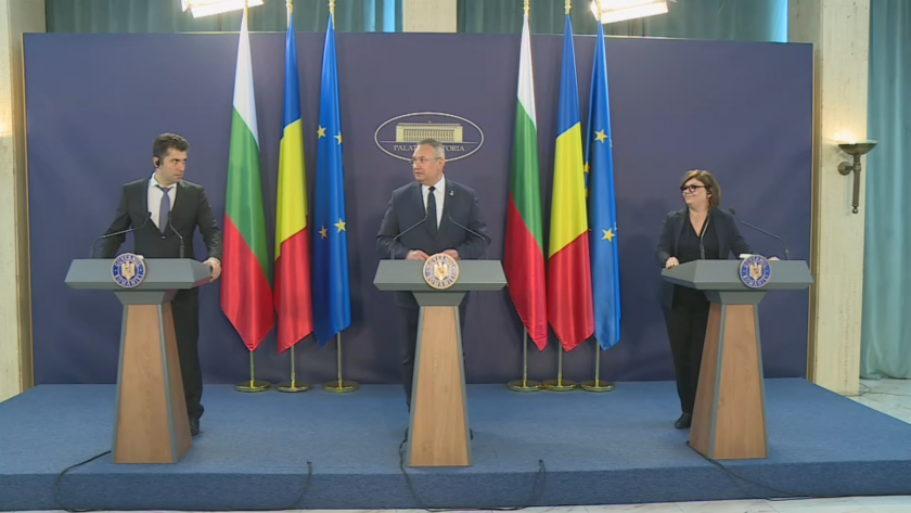 Днес премиерът Кирил Петков е на посещение в Румъния. В
